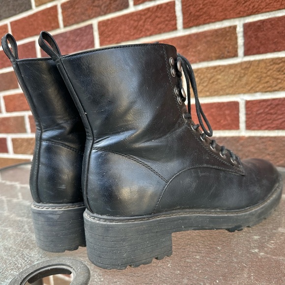 Universal Thread Boots - Picture 3 of 7